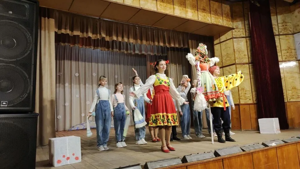 Праздник «Масленица идёт - блин да мёд несёт»